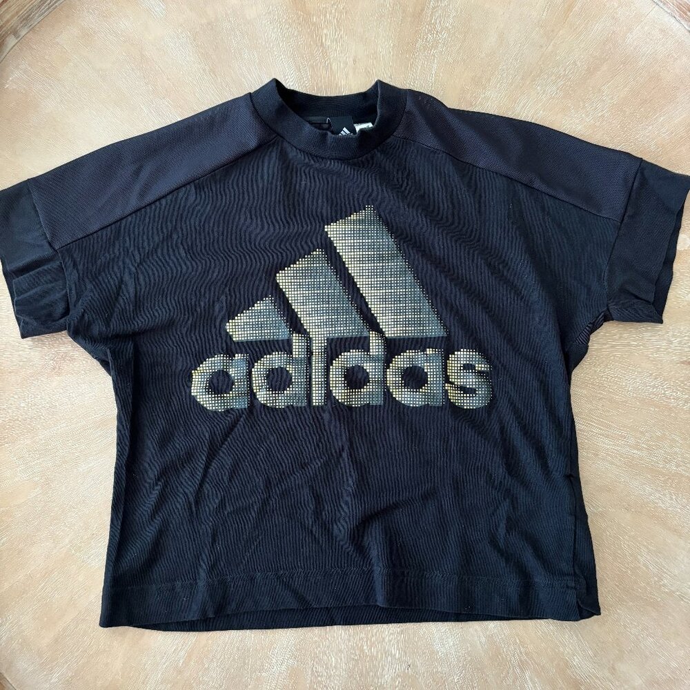 Cropped Adidas Shirt w/ Mesh - Size Medium